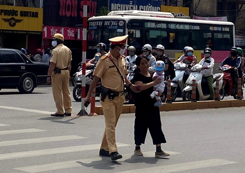 Người lính trên những tuyến đường